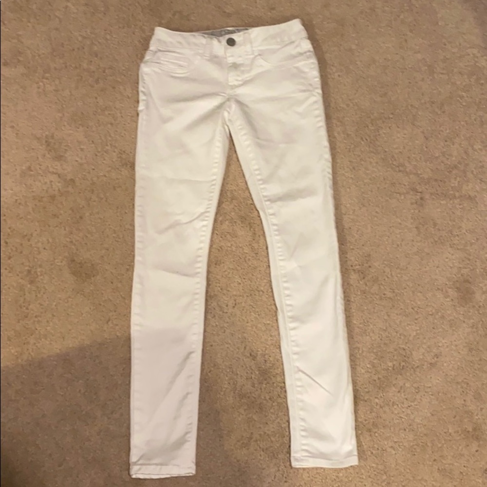 White skinny jeans